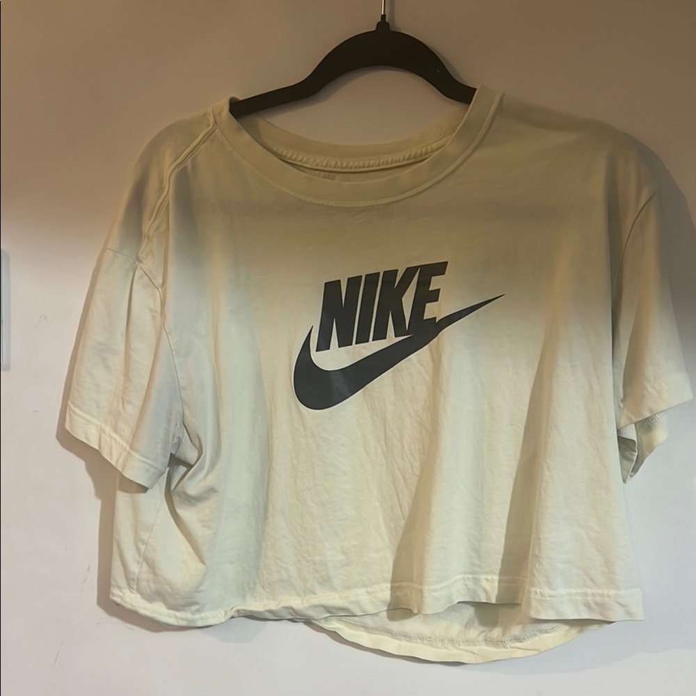 Nike Cream Boxy Crop T-Shirt Short Sleeve